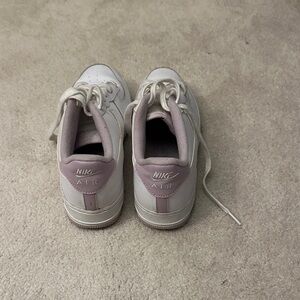 Custom Nike Air Force 1 Sneakers Light Purple detailing